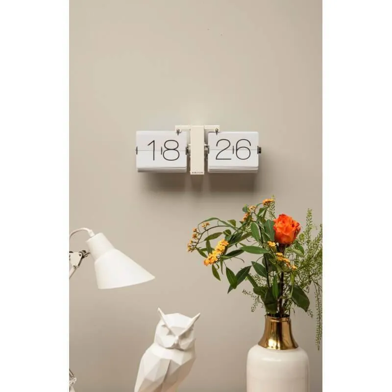 Seinakell Karlsson Flip Clock valge